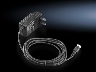 Connection adaptor for voltage supply