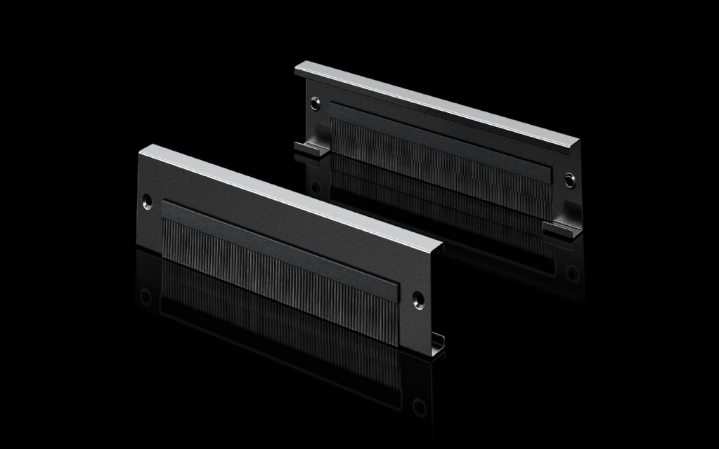 Base/plinth trim panels with brush strip for base/plinth system VX, sheet steel, new version