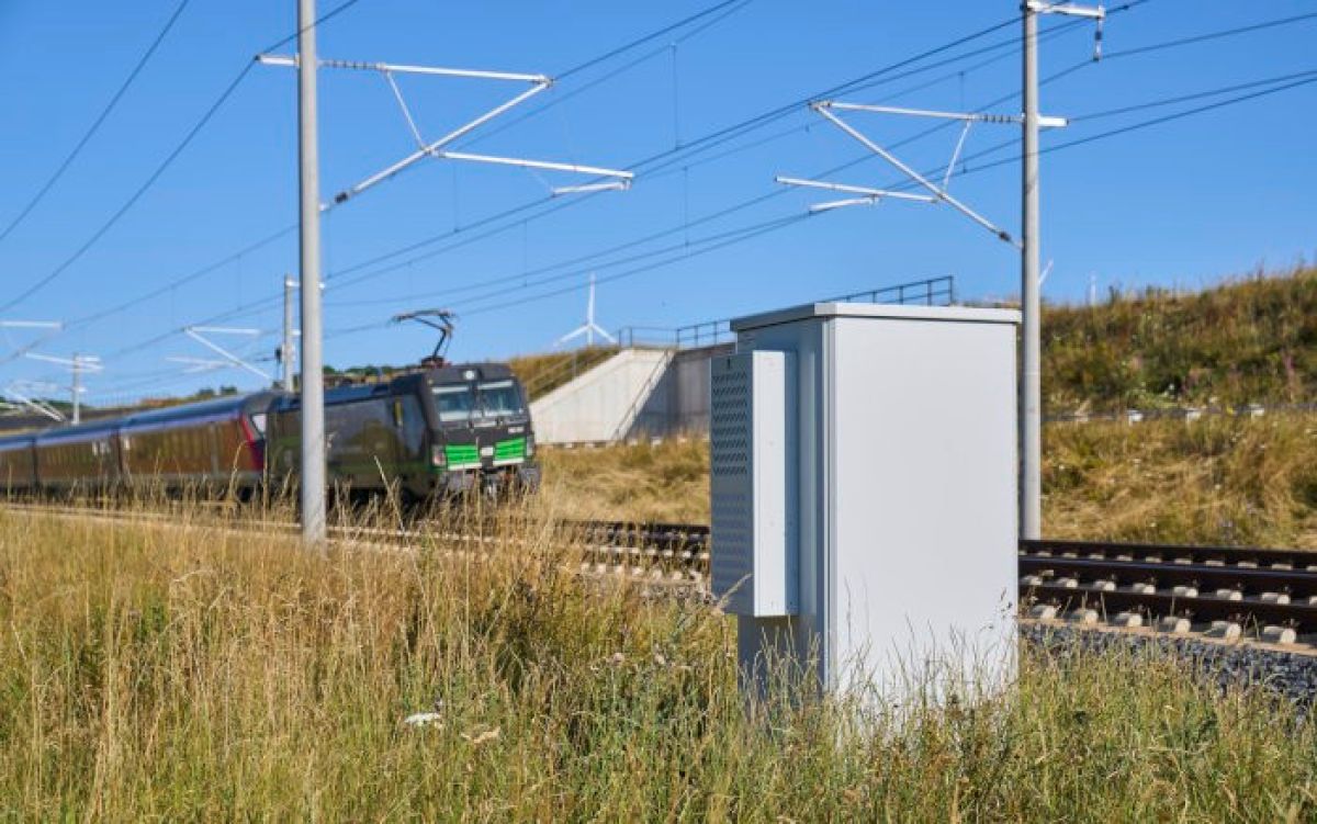 Rittal Toptec und RailwayCube Outdoor-Alleskönner für sichere Bahn ...
