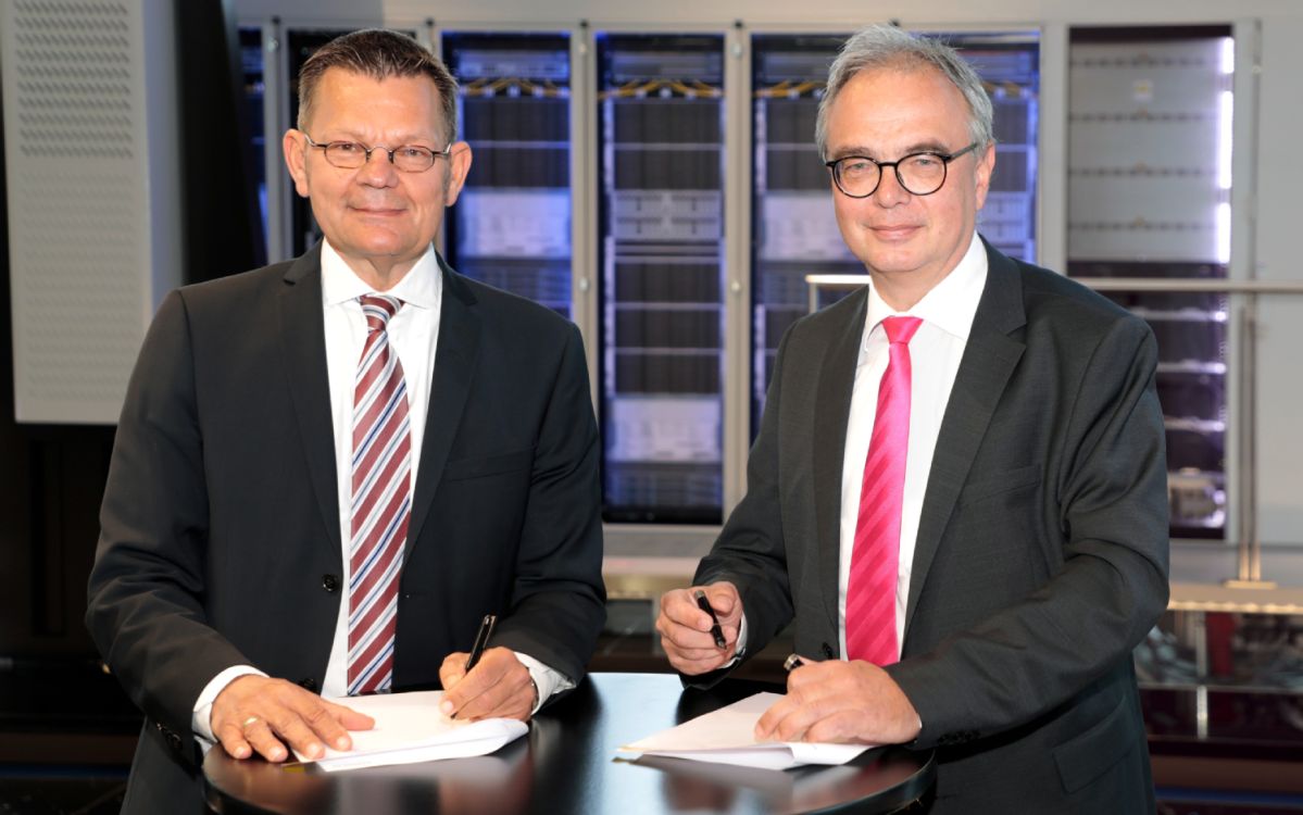 Rittal und Paessler verbinden IT- und OT-Monitoring
