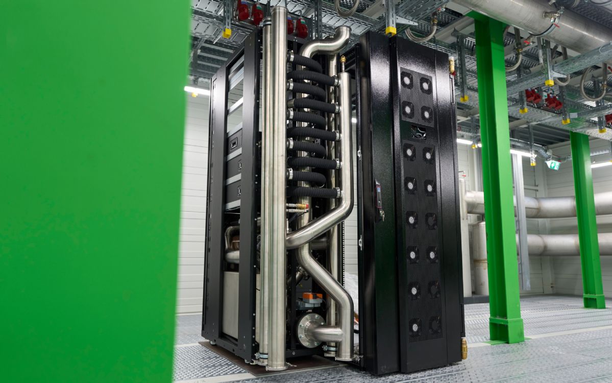 Liquid cooling with Rittal