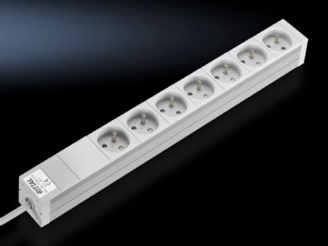7240510 - Regleta de enchufes en el canal de aluminio